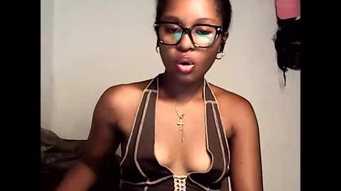 ellah245 online show from March 30, 9:27 pm