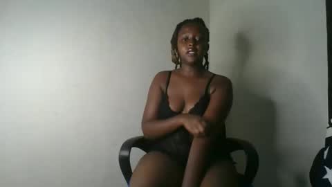 ellah-simone online show from May 4, 10:17 pm