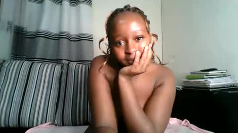 ellah-simone online show from May 25, 6:58 pm