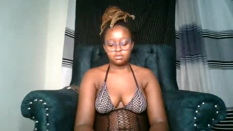 Snapshot of ellah_simone chatting on July 2, 1:16 am ellah-simone online show from July 2, 1:16 am