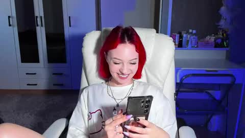 Snapshot of ellales chatting on October 1, 8:42 am ellales online show from October 1, 8:42 am