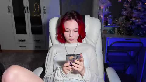 ellales online show from December 23, 7:50 am