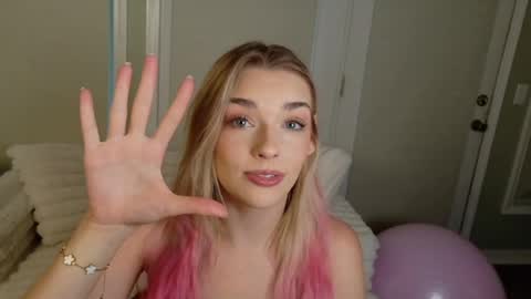 ellalowe online show from May 15, 10:28 pm