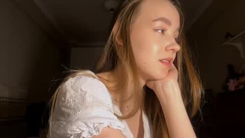 Ella online show from October 5, 7:12 pm