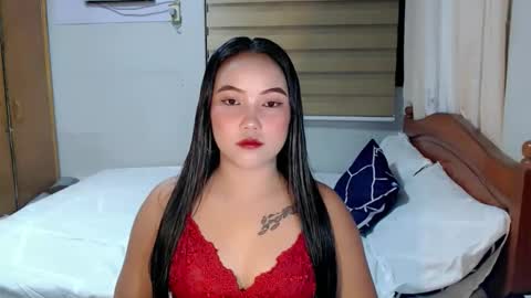 Snapshot of ellaminov chatting on March 4, 3:45 am Ella online show from March 4, 3:45 am