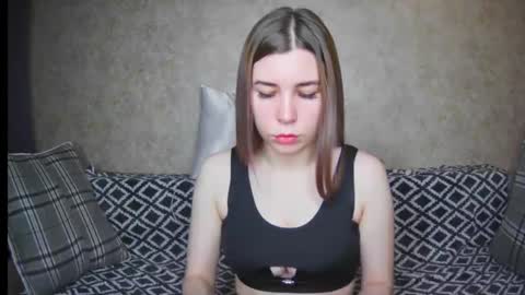 EllaNuar online show from December 19, 2:01 am