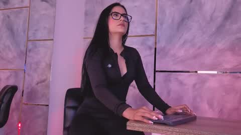  ella  online show from March 23, 11:25 am