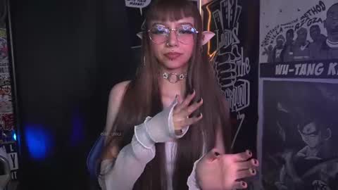 Snapshot of elle_uwu chatting on April 21, 10:56 pm follow me on instagram . online show from April 21, 10:56 pm