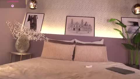 Elle Diane online show from February 9, 10:14 pm