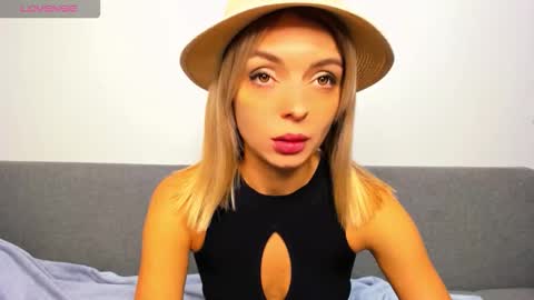 ellen_flow online show from October 26, 8:48 pm