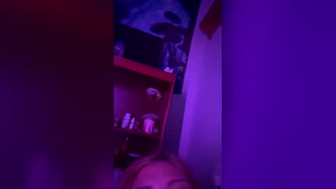 Snapshot of ellenauti chatting on May 10, 6:18 am nautiellebbw online show from May 10, 6:18 am