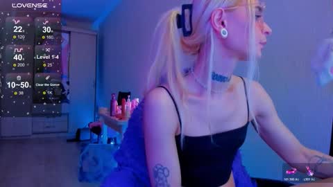 Ellie online show from March 1, 3:36 pm