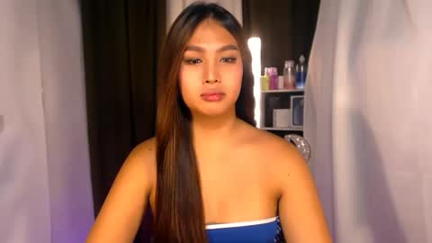 Snapshot of elliecummers chatting on May 9, 7:30 pm ellie online show from May 9, 7:30 pm
