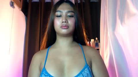 Snapshot of elliecummers chatting on May 14, 6:04 pm ellie online show from May 14, 6:04 pm