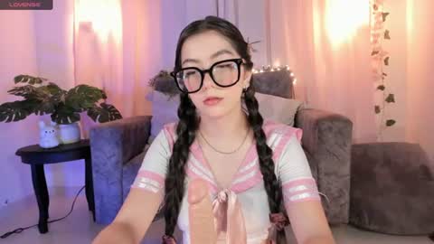 Snapshot of elliedream_ chatting on June 30, 3:13 pm elliedream_ online show from June 30, 3:13 pm