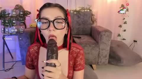 Snapshot of elliedream_ chatting on July 21, 3:25 pm elliedream_ online show from July 21, 3:25 pm