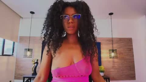 elliee_alves online show from April 10, 4:44 pm