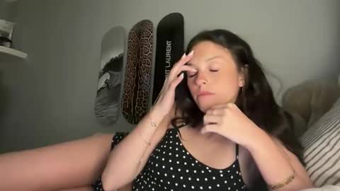 Snapshot of elliehartxo chatting on May 7, 8:14 pm Ellie Harts online show from May 7, 8:14 pm