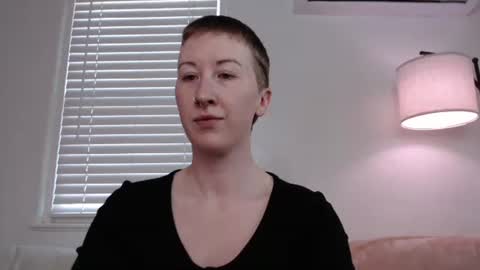 Ellie Rowyn online show from December 4, 10:18 pm