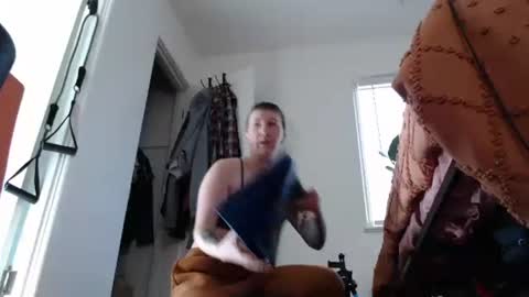 Ellie Rowyn online show from December 15, 7:40 pm