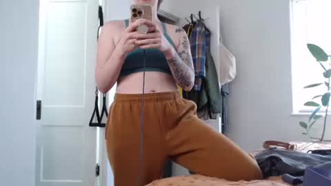 Ellie Rowyn online show from March 24, 8:47 pm