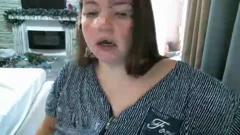 Snapshot of ellimol chatting on December 13, 1:01 pm EliMoL online show from December 13, 1:01 pm