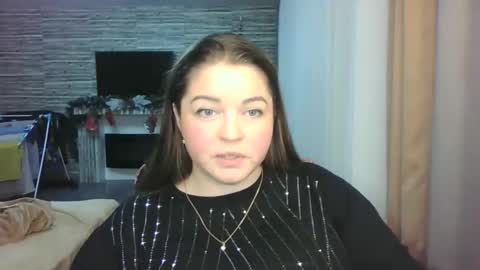 Snapshot of ellimol chatting on February 7, 3:52 pm EliMoL online show from February 7, 3:52 pm