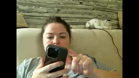 Snapshot of ellimol chatting on February 12, 11:41 pm EliMoL online show from February 12, 11:41 pm