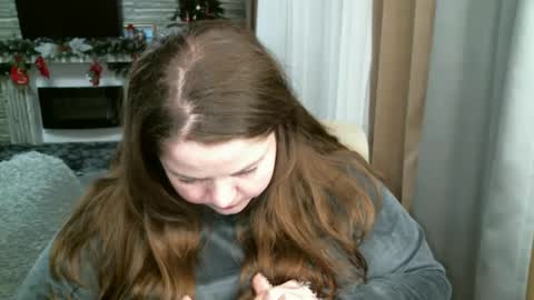 Snapshot of ellimol chatting on February 26, 3:52 pm EliMoL online show from February 26, 3:52 pm