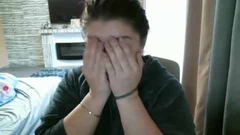 Snapshot of ellimol chatting on March 10, 7:53 am EliMoL online show from March 10, 7:53 am