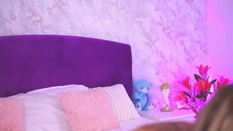 Snapshot of ellinanuria chatting on February 12, 5:13 am EllinaNuria online show from February 12, 5:13 am