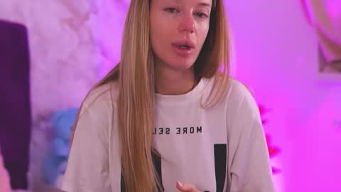 Snapshot of ellinanuria chatting on February 21, 4:13 am EllinaNuria online show from February 21, 4:13 am