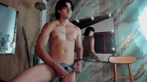 Elloit Colton online show from December 3, 10:30 pm