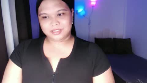 Snapshot of ellise_husson chatting on March 10, 6:07 am Ellise online show from March 10, 6:07 am