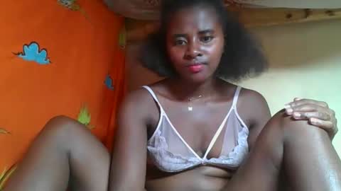 Ellodi online show from May 25, 8:42 am
