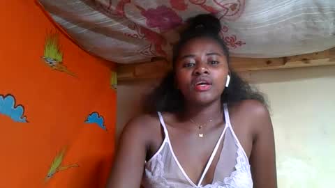 Ellodi online show from May 27, 4:59 pm