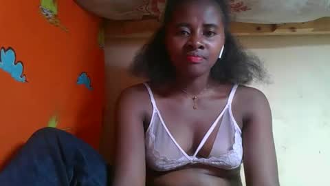 Ellodi online show from May 28, 6:43 am