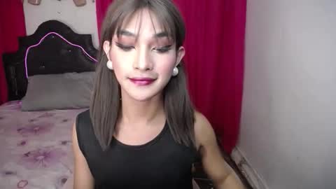 Snapshot of ellorrey chatting on February 4, 6:08 am ELLORREY online show from February 4, 6:08 am