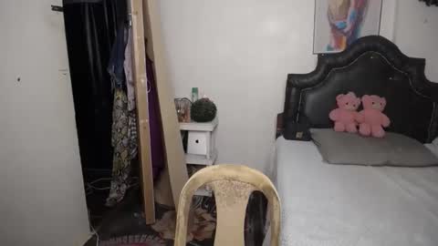 Snapshot of ellorrey chatting on March 2, 9:05 am ELLORREY online show from March 2, 9:05 am