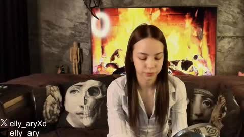 elly_ary online show from February 27, 8:20 pm