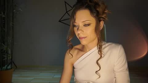 Snapshot of elly_fry chatting on February 7, 7:06 pm Art Place online show from February 7, 7:06 pm