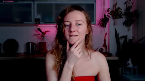 Snapshot of elly_helly chatting on October 29, 7:26 pm elly_helly online show from October 29, 7:26 pm