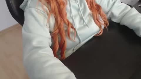 Elly online show from February 16, 7:48 am