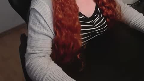 Elly online show from February 25, 9:02 pm