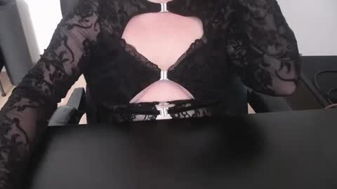 Elly online show from February 27, 8:25 am