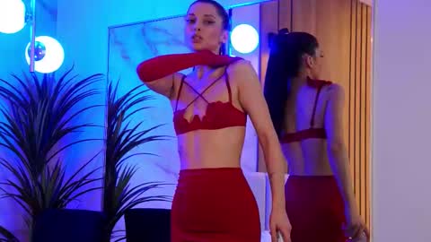 Elly online show from March 13, 7:31 pm