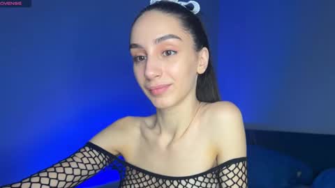 Snapshot of ellzabeth_ellison chatting on February 24, 6:49 am Im online Fri Sun Mon Tue Thu Fri Sat3 from 1000 online show from February 24, 6:49 am