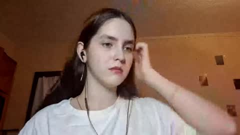 Snapshot of elmeraurora chatting on February 23, 12:02 pm Kate online show from February 23, 12:02 pm