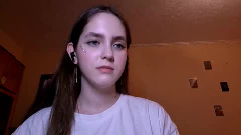 Snapshot of elmeraurora chatting on February 28, 1:12 pm Kate online show from February 28, 1:12 pm