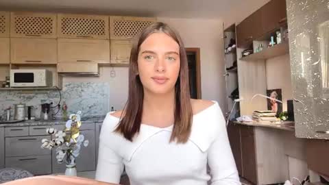 Lina online show from June 15, 1:13 pm